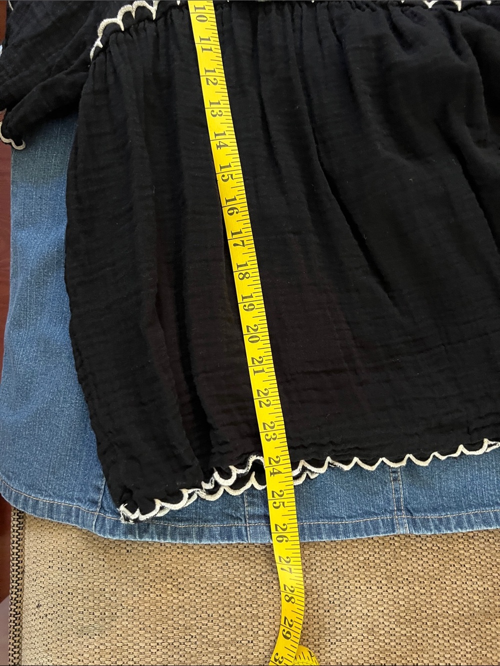 Old Navy XL Black Floral Embroidered Short Sleeve Peasant Top slub cotton - Picture 7 of 8